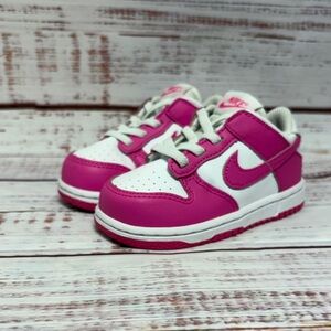 Nike Dunk Low Sneakers